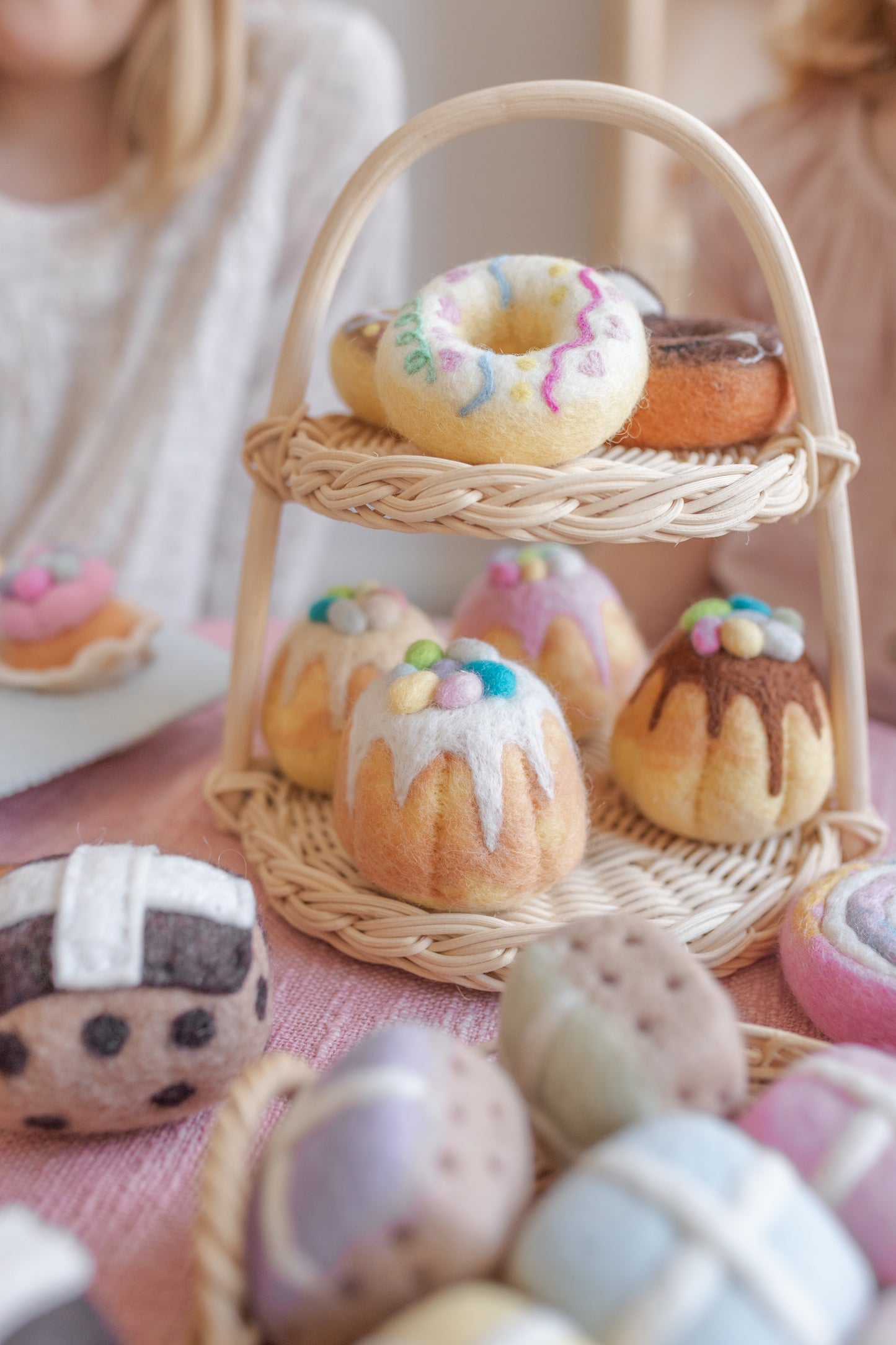 Easter sponge cakes - 4 styles