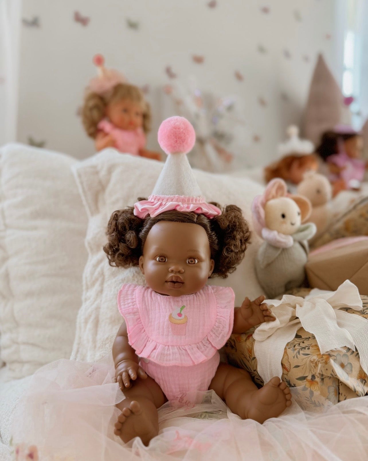 Pink Birthday Cupcake Bib & Diaper Doll Set - Fits 34-38cm Minikane Gordis, Mini Colettos, Llorens dolls party set
