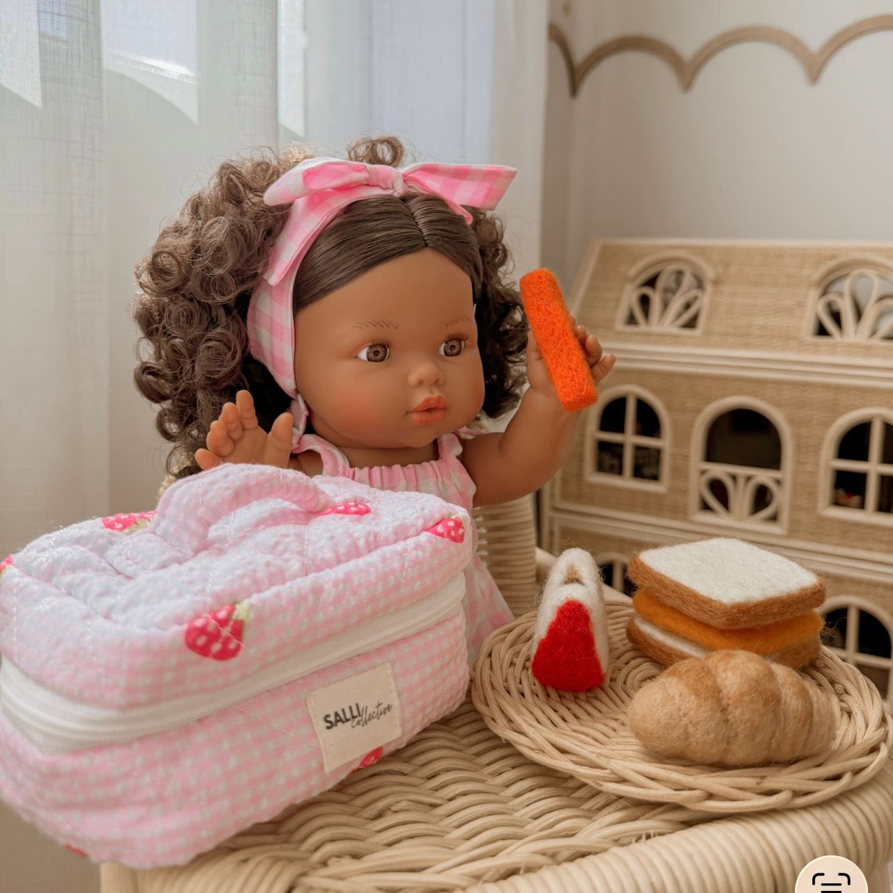 Dolly Lunch pack - Strawberry Fields 8 pce set (ex gst)