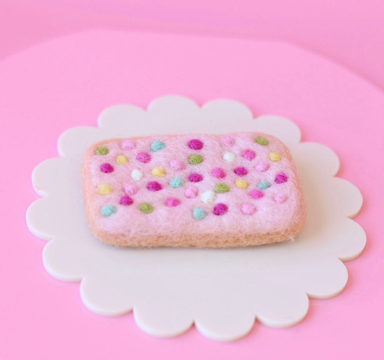 Pink sprinkle biscuit - 1 pce