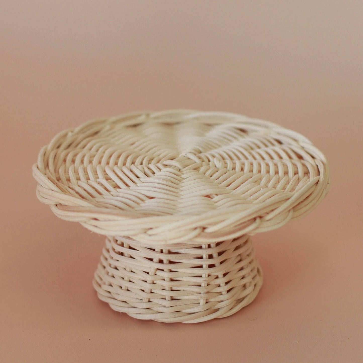 Rattan mini cake stand