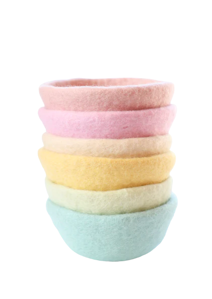 Pastel felt bowls